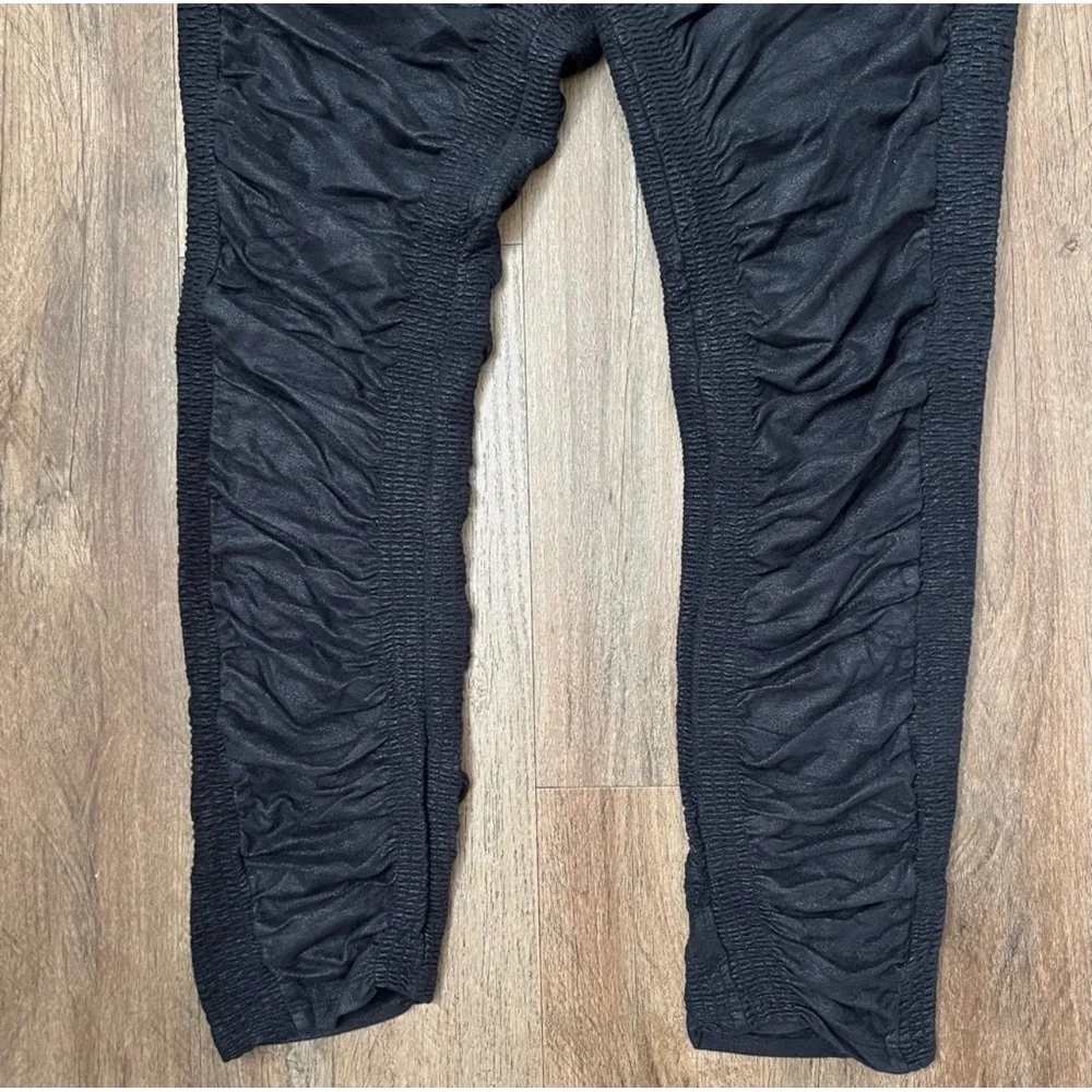 Free People Women's Black Brushed‎ Faux Suede Athletic Leggings Rouched  Size M